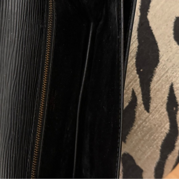 Louis Vuitton Pochette Sellier Dragonne Black Epi Wristlet Clutch - Picture 7 of 10